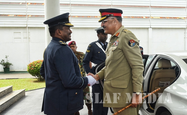 Pakistan Chairman of the Joint Chiefs of Staff Committee Calls on the Commander