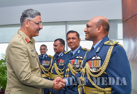 Pakistan Chairman of the Joint Chiefs of Staff Committee Calls on the Commander