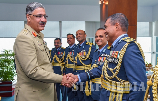 Pakistan Chairman of the Joint Chiefs of Staff Committee Calls on the Commander