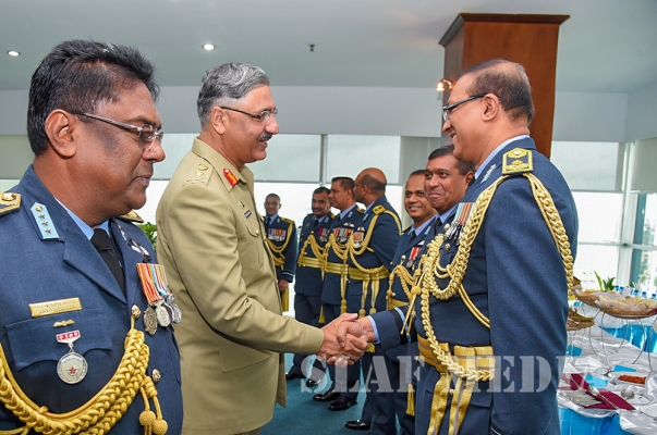 Pakistan Chairman of the Joint Chiefs of Staff Committee Calls on the Commander