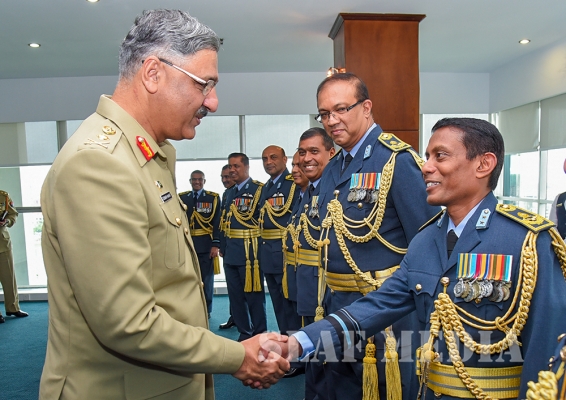 Pakistan Chairman of the Joint Chiefs of Staff Committee Calls on the Commander