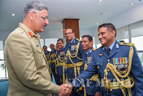 Pakistan Chairman of the Joint Chiefs of Staff Committee Calls on the Commander