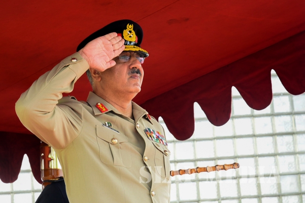 Pakistan Chairman of the Joint Chiefs of Staff Committee Calls on the Commander