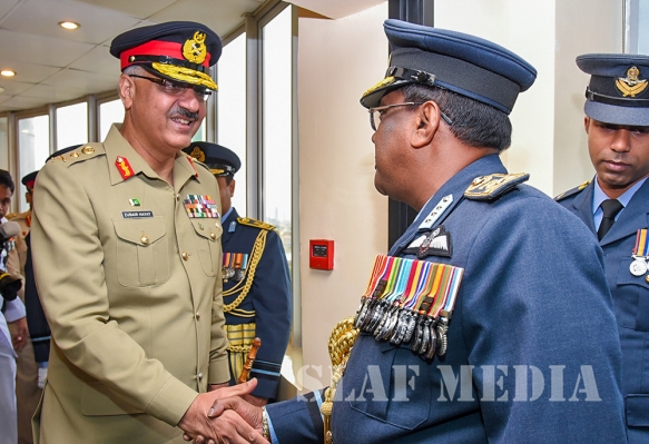 Pakistan Chairman of the Joint Chiefs of Staff Committee Calls on the Commander