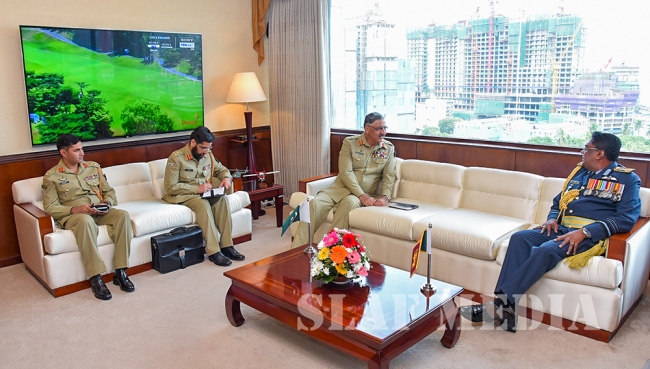 Pakistan Chairman of the Joint Chiefs of Staff Committee Calls on the Commander