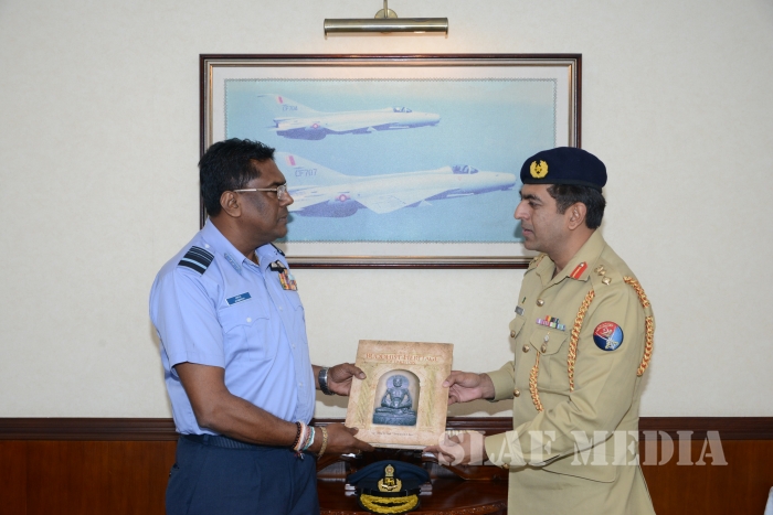 Pakistan Defence Attache calls on the Commander of the SLAF