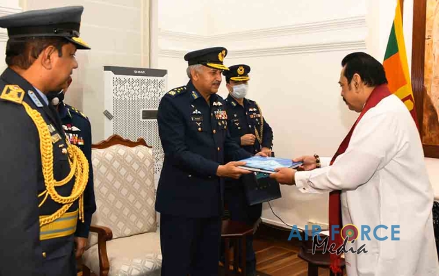 CHIEF OF AIR STAFF OF THE PAKISTAN AIR FORCE CALLS ON THE
COMMANDER OF THE SRI LANKA AIR FORCE, SECRETARY TO THE MINISTRY OF DE