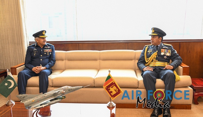CHIEF OF AIR STAFF OF THE PAKISTAN AIR FORCE CALLS ON THE
COMMANDER OF THE SRI LANKA AIR FORCE, SECRETARY TO THE MINISTRY OF DE