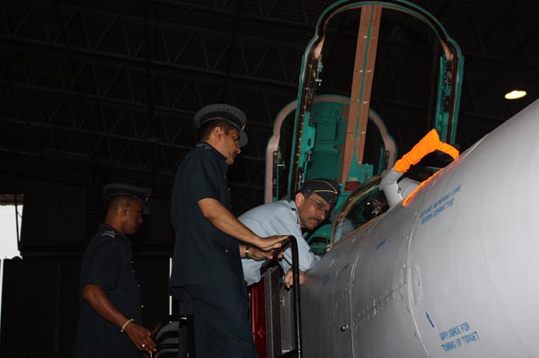 The Visiting Air Chief Visits Jet Squadrons The Visiting Air Chief Visits Jet Squadrons
