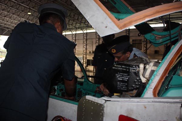 The Visiting Air Chief Visits Jet Squadrons The Visiting Air Chief Visits Jet Squadrons