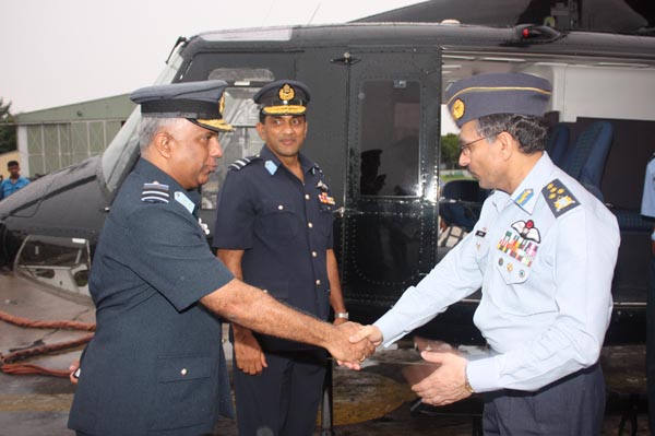 The Visiting Air Chief Visits Jet Squadrons The Visiting Air Chief Visits Jet Squadrons