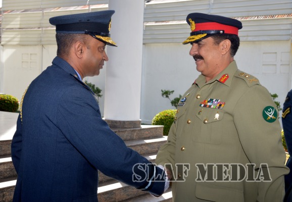 Army Chief of Pakistan Visits SLAF