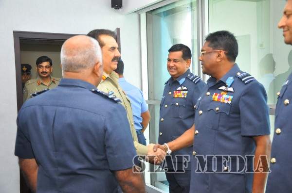 Army Chief of Pakistan Visits SLAF