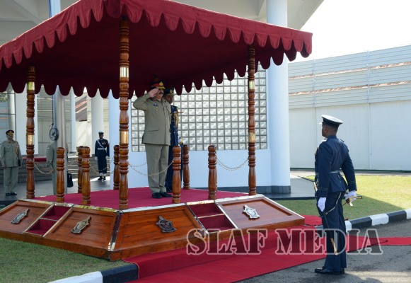 Army Chief of Pakistan Visits SLAF