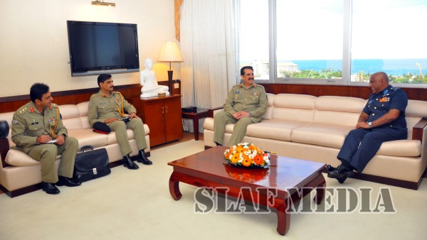Army Chief of Pakistan Visits SLAF