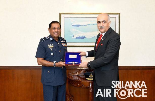 PAKISTAN HIGH COMMISIONER CALLS ON COMMANDER