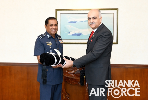 PAKISTAN HIGH COMMISIONER CALLS ON COMMANDER