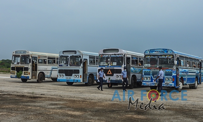 98 Civilians from Bandaragama complete their Quarantine at Palaly