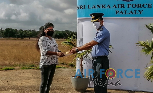 100 Civilians Quarantined at the SLAF Quarantine Centre at Palaly Leave for Homes