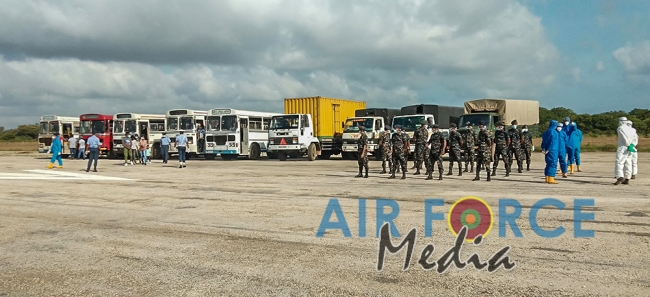 100 Civilians Quarantined at the SLAF Quarantine Centre at Palaly Leave for Homes