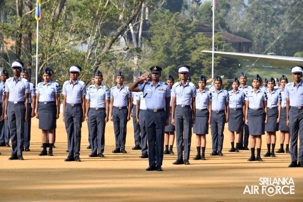 COURSE NO.76 STUDENT OFFICERS RECEIVE THE COMMISSION
