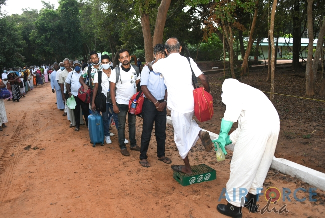 203 Returnees Released from SLAF Quarantine Centre at Mullaittivu
