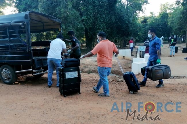 76 Civilians Quarantined at the SLAF Quarantine Centres Leave for Homes