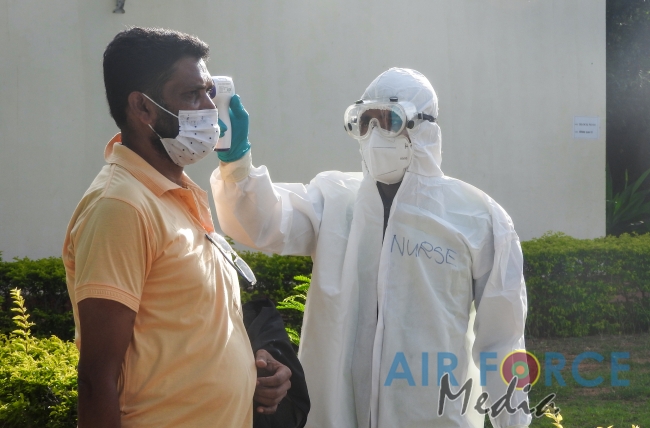 76 Civilians Quarantined at the SLAF Quarantine Centres Leave for Homes