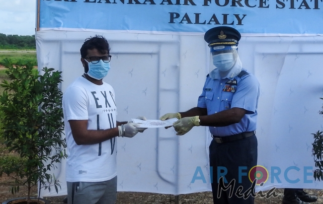 76 Civilians Quarantined at the SLAF Quarantine Centres Leave for Homes