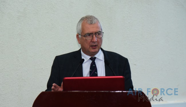 Rear Admiral Simon Henley Conducts Lecture on How to Take the Air Force to the Next Generation