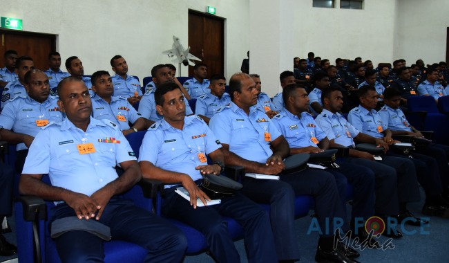 Rear Admiral Simon Henley Conducts Lecture on How to Take the Air Force to the Next Generation