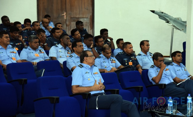 Rear Admiral Simon Henley Conducts Lecture on How to Take the Air Force to the Next Generation