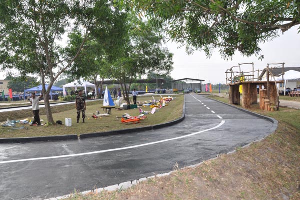 දුරස්ථ පාලක ගුවන් යානා පාසලක්