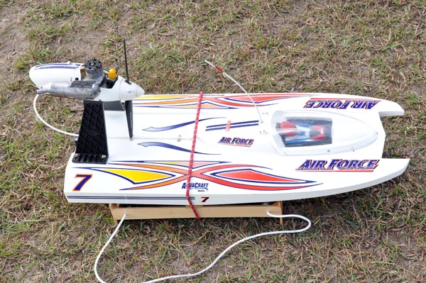 දුරස්ථ පාලක ගුවන් යානා පාසලක්