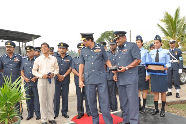 දුරස්ථ පාලක ගුවන් යානා පාසලක්