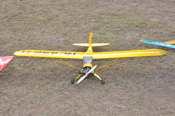 දුරස්ථ පාලක ගුවන් යානා පාසලක්