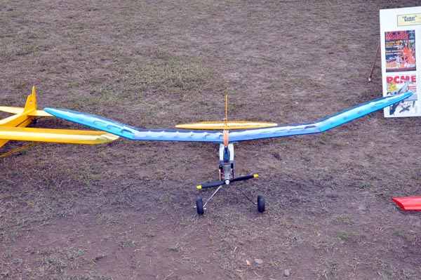 දුරස්ථ පාලක ගුවන් යානා පාසලක්