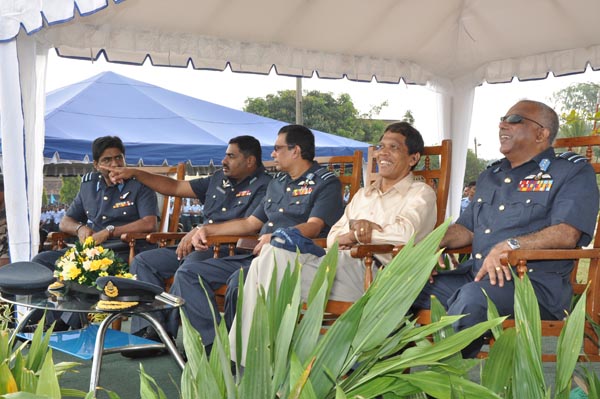 දුරස්ථ පාලක ගුවන් යානා පාසලක්