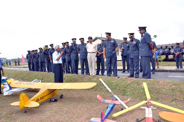 දුරස්ථ පාලක ගුවන් යානා පාසලක්