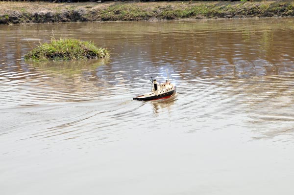 දුරස්ථ පාලක ගුවන් යානා පාසලක්