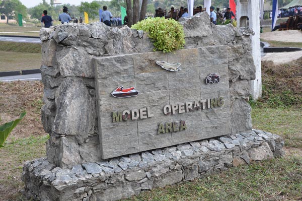 දුරස්ථ පාලක ගුවන් යානා පාසලක්