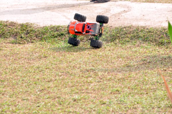 දුරස්ථ පාලක ගුවන් යානා පාසලක්