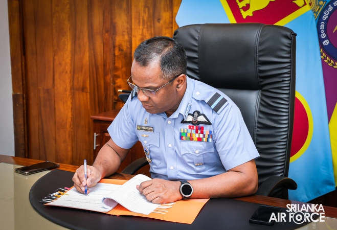 CHANGE OF
COMMAND OF SLAF BASE RATMALANA