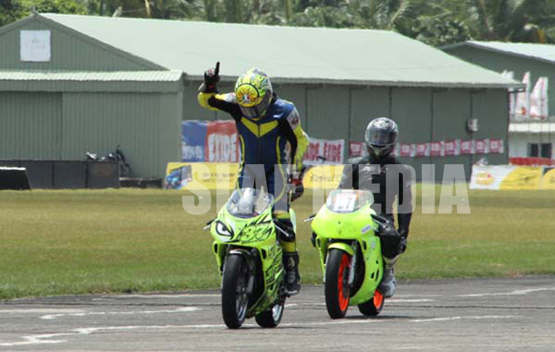 Weerasinghe and Caldera shine at SLAF Rotherham Circuit Meet 2010