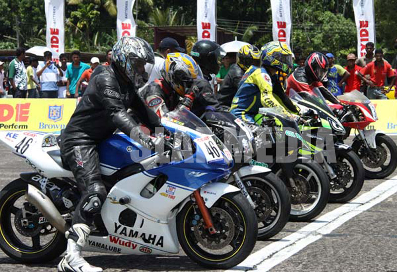 Weerasinghe and Caldera shine at SLAF Rotherham Circuit Meet 2010