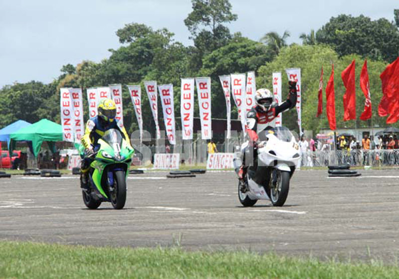 Weerasinghe and Caldera shine at SLAF Rotherham Circuit Meet 2010