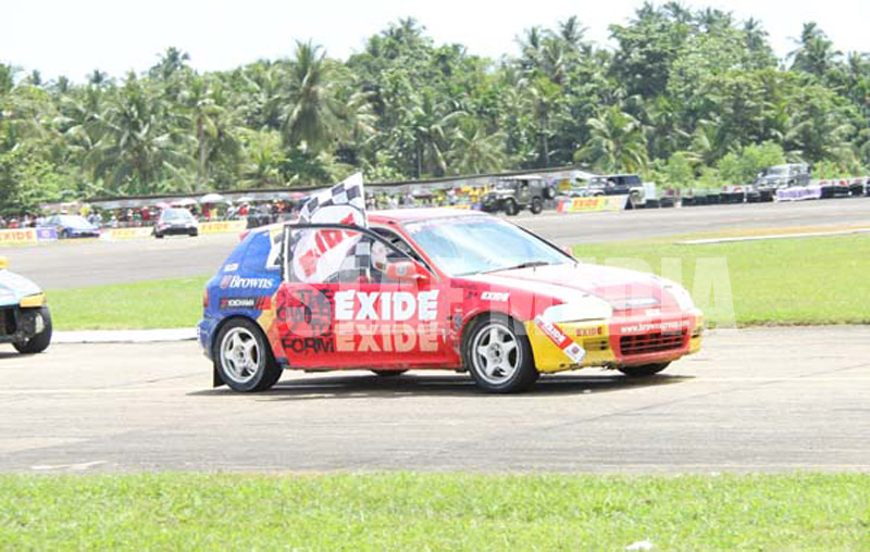 Weerasinghe and Caldera shine at SLAF Rotherham Circuit Meet 2010