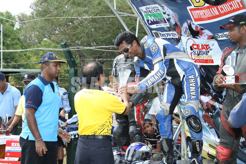 Weerasinghe and Caldera shine at SLAF Rotherham Circuit Meet 2010