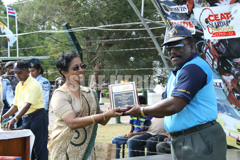 Weerasinghe and Caldera shine at SLAF Rotherham Circuit Meet 2010