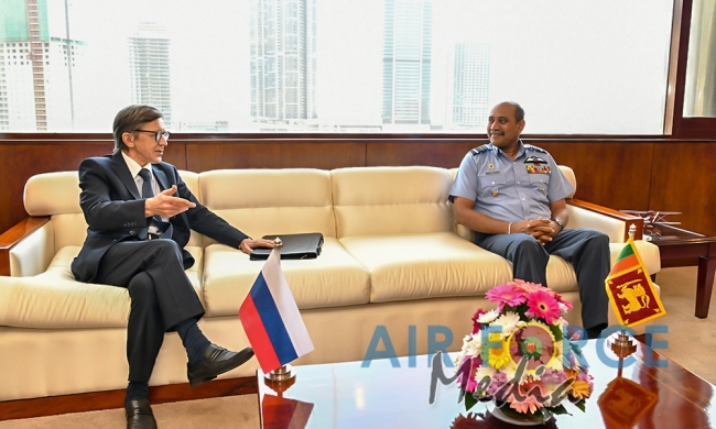 Russian Ambassador calls on the Commander of the Air Force